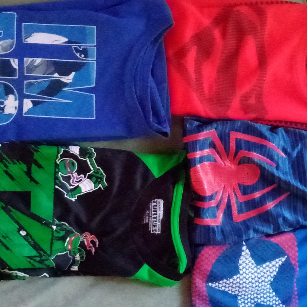 Boys Marvel sleeveless shirt bundle. Size XL 14/16